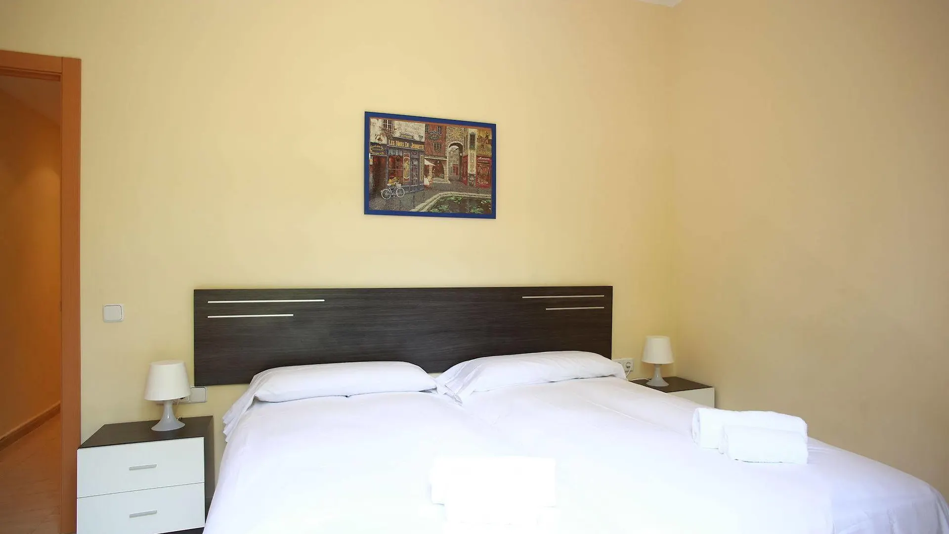 Rent4Days Sagrada Familia Apartments