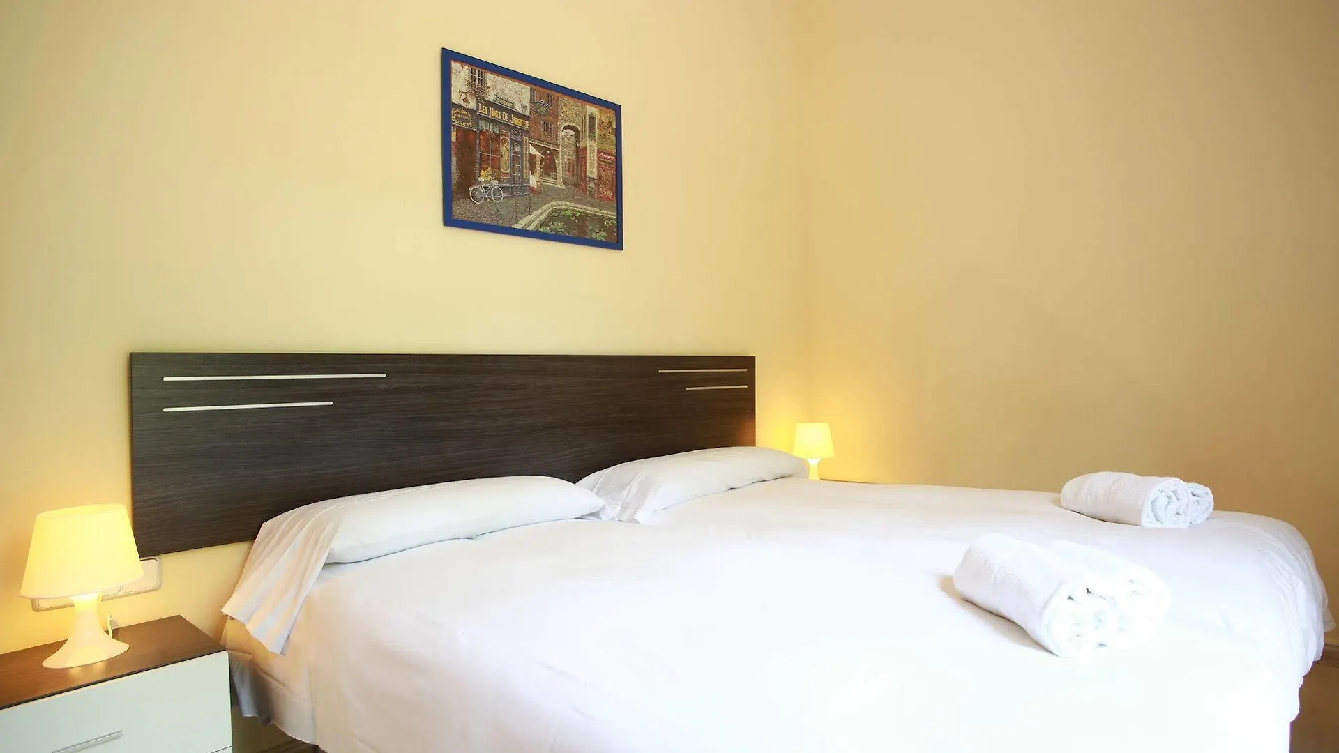 Rent4Days Sagrada Familia Apartments